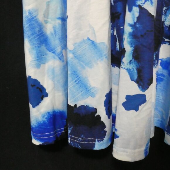 MS BASIC | large | Blue and White Floral Dress - Picture 7 of 16